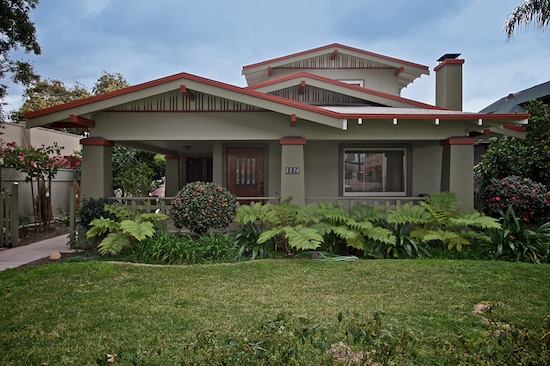 Airplane Bungalow, front view